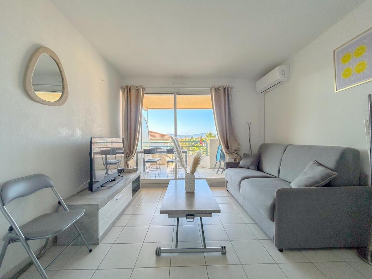 2 Pieces Avec Terrasse, Proche Des Plages